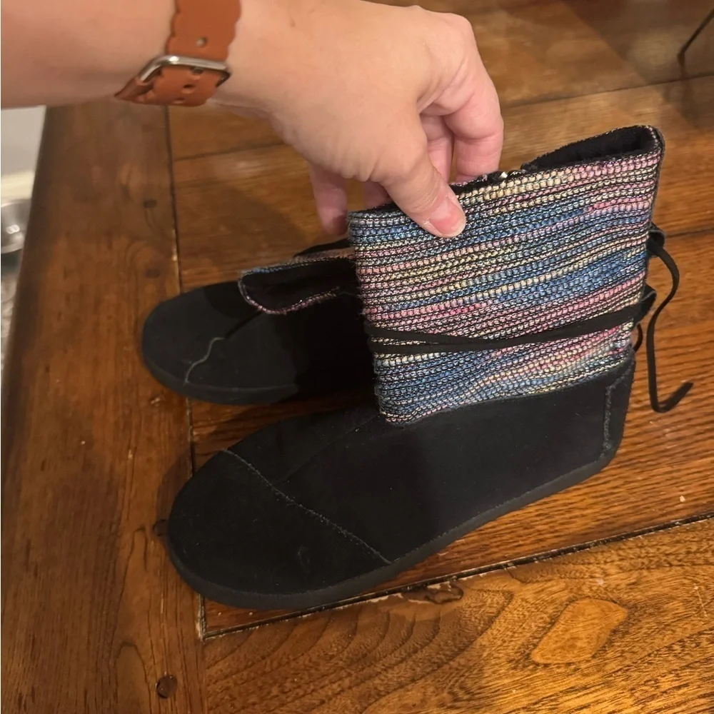 Tom’s size 5 big kids boots/adult 7